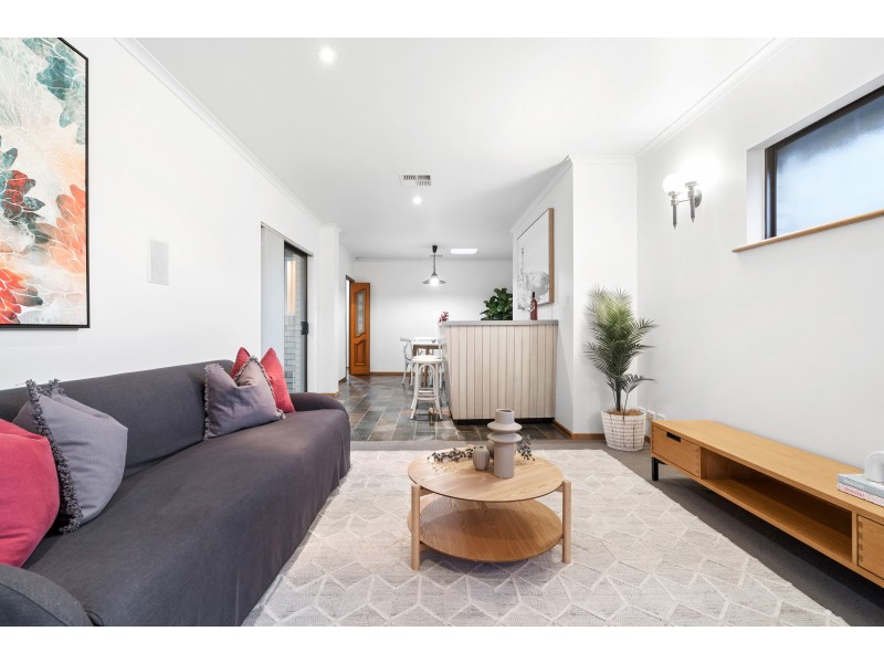 111 Black Road, Flagstaff Hill SA 5159