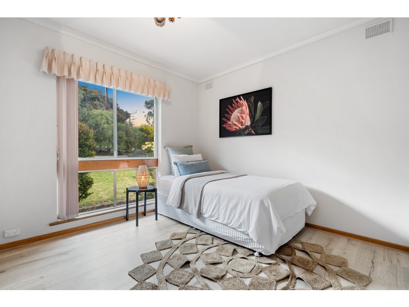 111 Black Road, Flagstaff Hill SA 5159