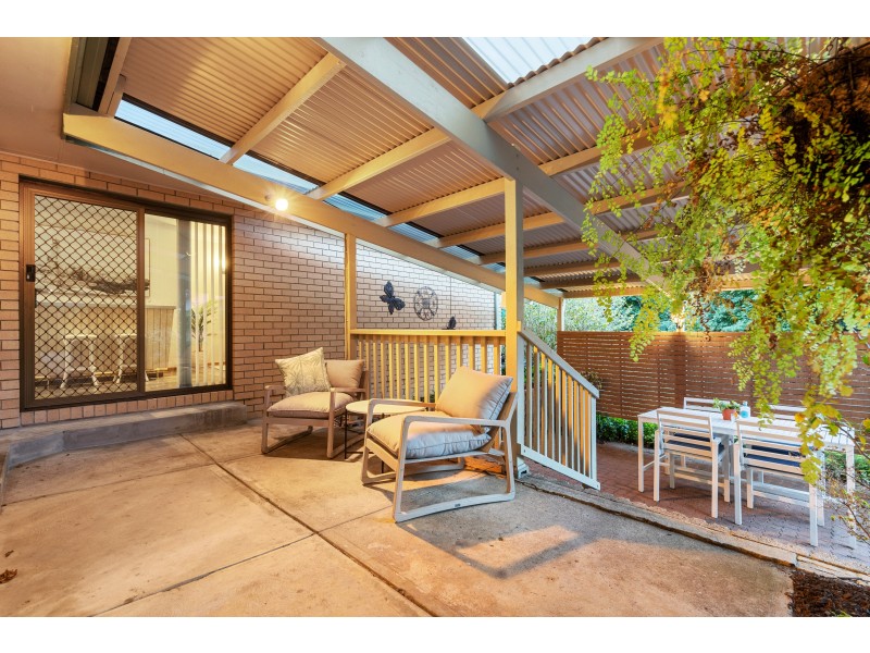 111 Black Road, Flagstaff Hill SA 5159