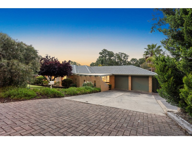 111 Black Road, Flagstaff Hill SA 5159