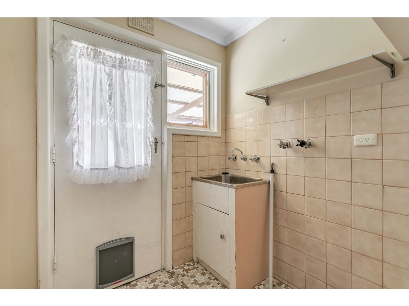 7 Richard Avenue, Hackham SA 5163