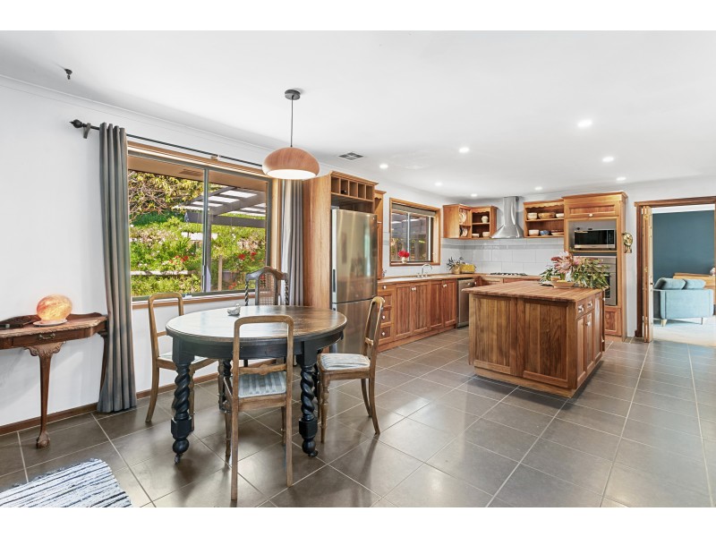 7 Stanbury Avenue, Happy Valley SA 5159