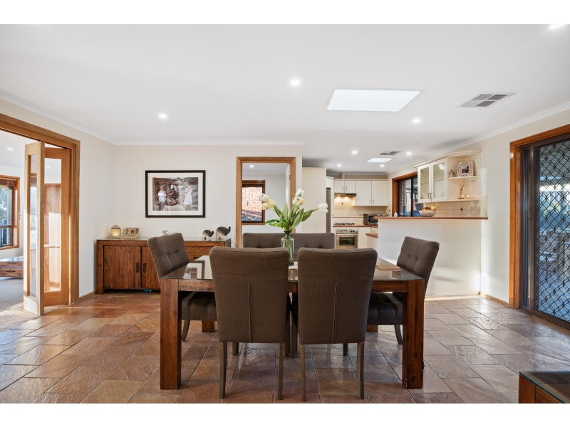 22 Brentwood Drive, Huntfield Heights SA 5163