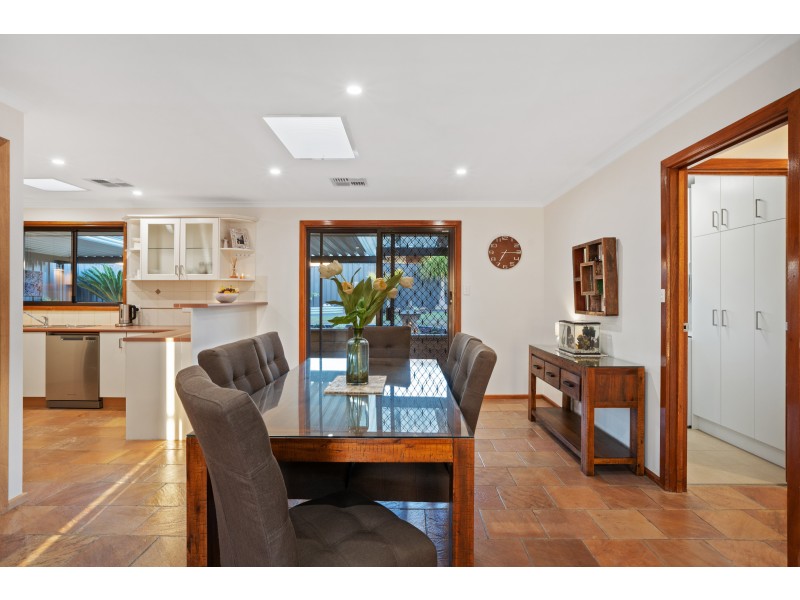 22 Brentwood Drive, Huntfield Heights SA 5163