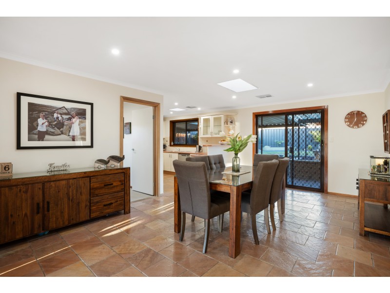 22 Brentwood Drive, Huntfield Heights SA 5163