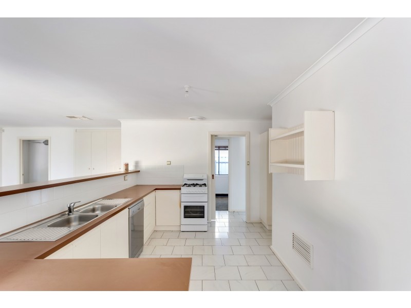 28 Sherwood Avenue, Happy Valley SA 5159