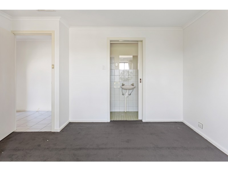 28 Sherwood Avenue, Happy Valley SA 5159