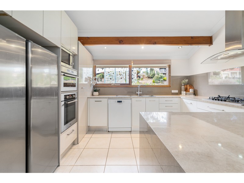 217 The Cove Road, Hallett Cove SA 5158