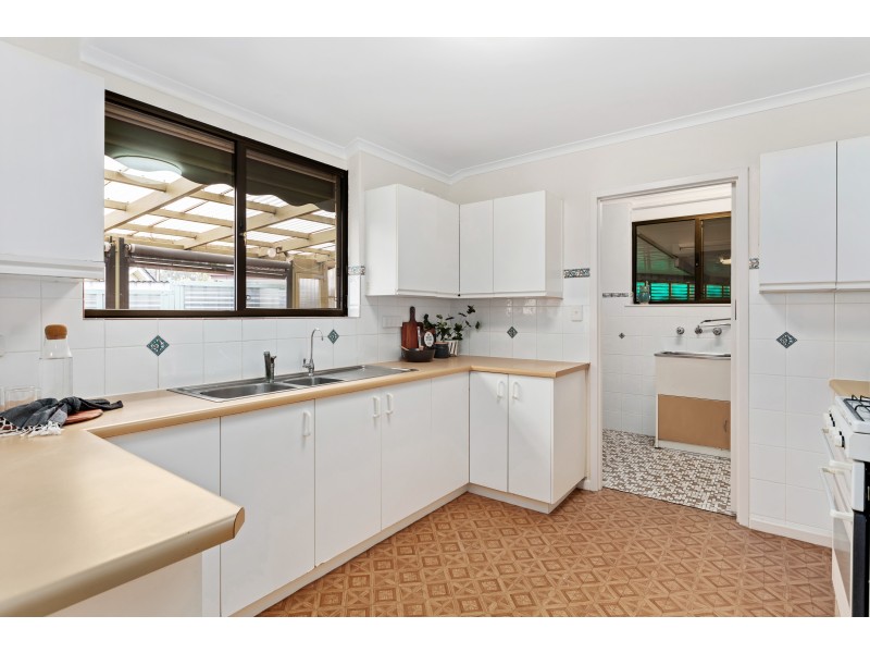 15 Pinchbeck Street, Morphett Vale SA 5162