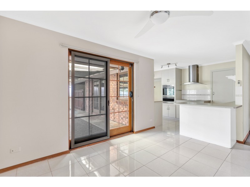 1 Lexcen Grove, Happy Valley SA 5159