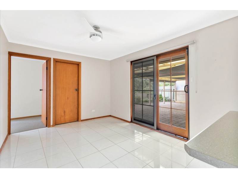 1 Lexcen Grove, Happy Valley SA 5159