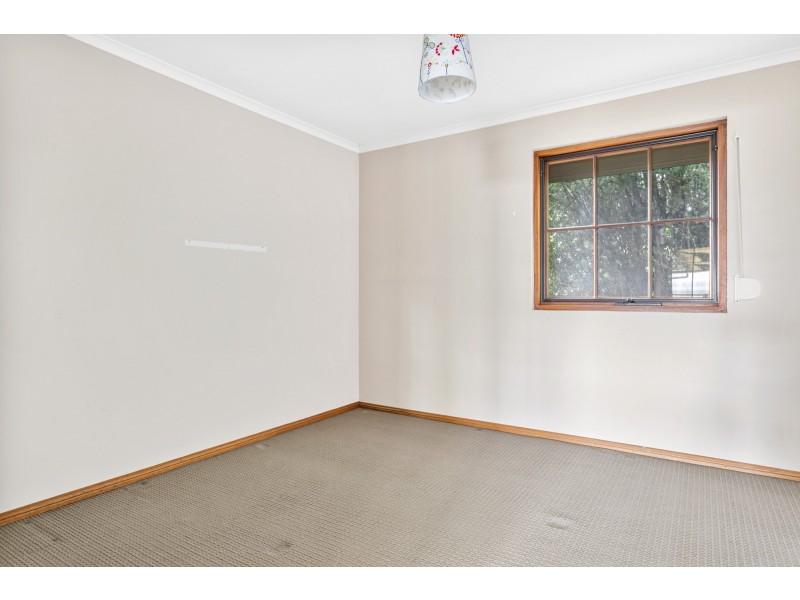 1 Lexcen Grove, Happy Valley SA 5159