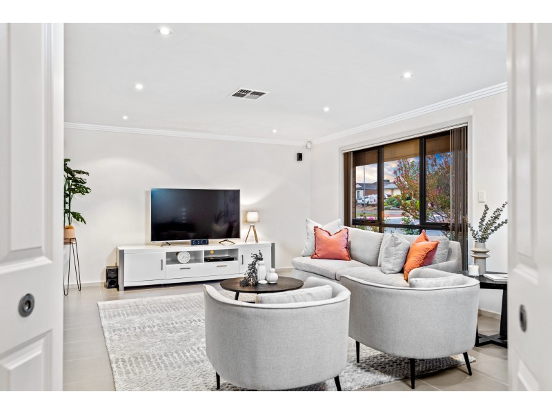 113 Grand Boulevard, Seaford Rise SA 5169