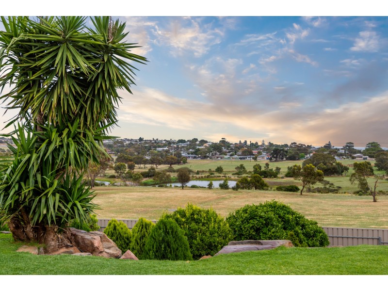 113 Grand Boulevard, Seaford Rise SA 5169