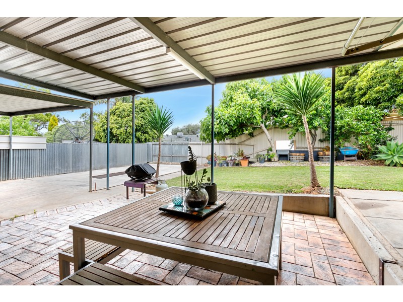 13 Wyoming Way, Happy Valley SA 5159