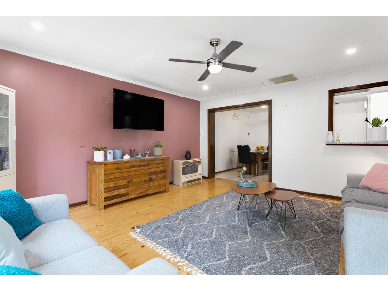 13 Wyoming Way, Happy Valley SA 5159