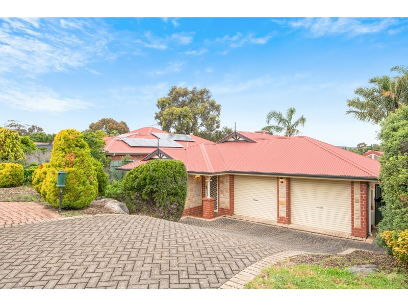 15 Cranbourne Drive, O’halloran Hill SA 5158