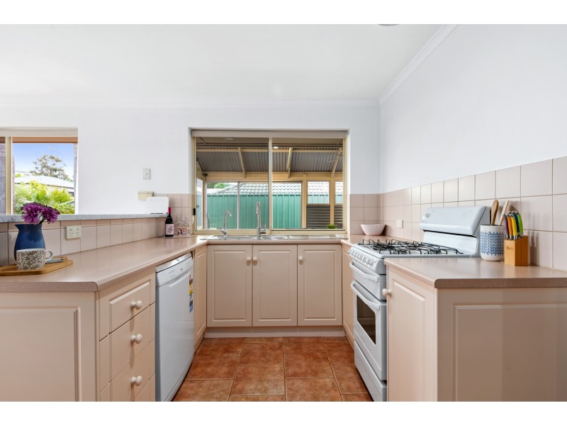 15 Cranbourne Drive, O’halloran Hill SA 5158