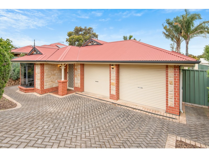 15 Cranbourne Drive, O’halloran Hill SA 5158