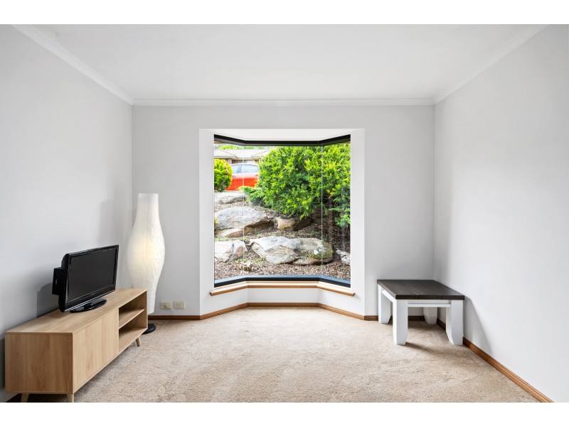 15 Cranbourne Drive, O’halloran Hill SA 5158