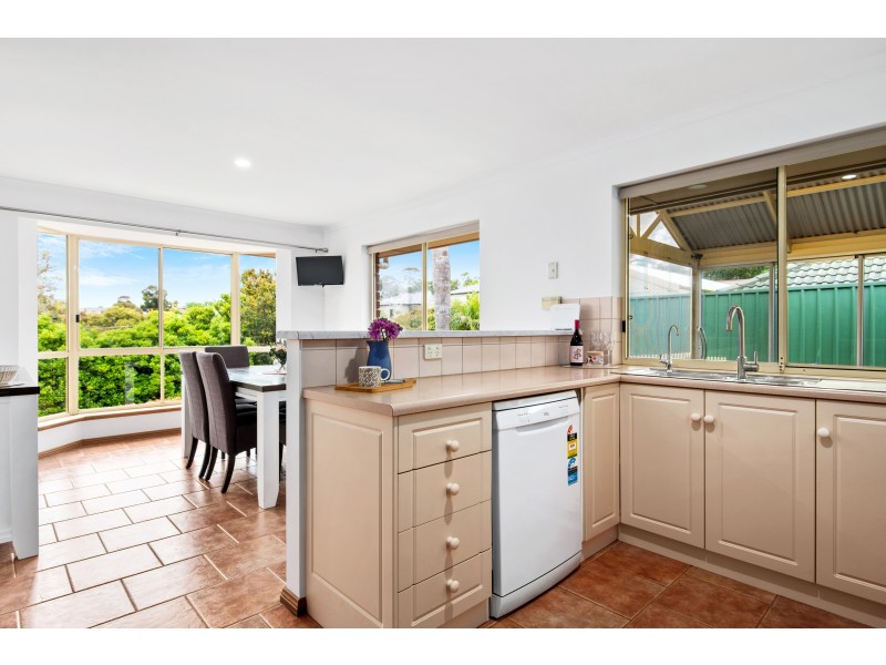 15 Cranbourne Drive, O’halloran Hill SA 5158