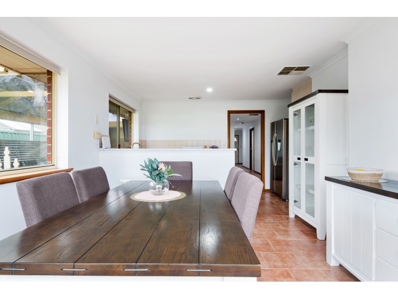 15 Cranbourne Drive, O’halloran Hill SA 5158