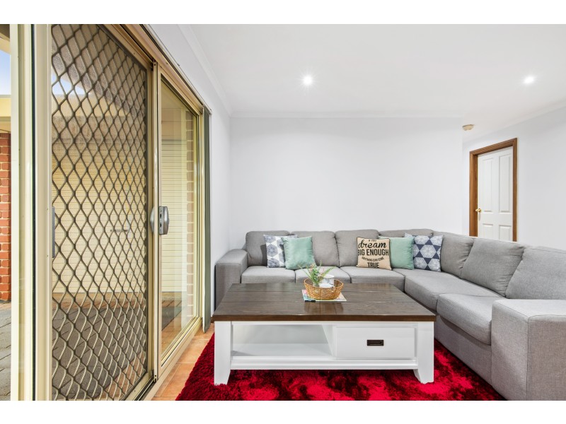 15 Cranbourne Drive, O’halloran Hill SA 5158