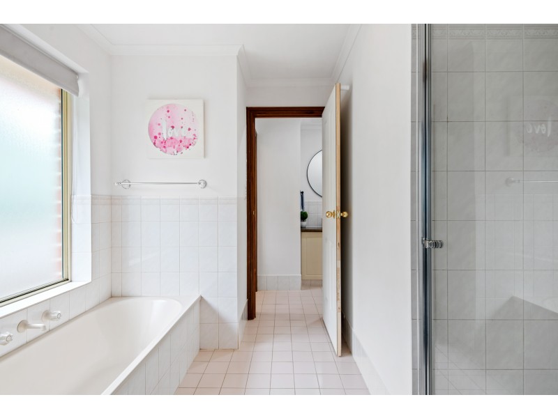 15 Cranbourne Drive, O’halloran Hill SA 5158