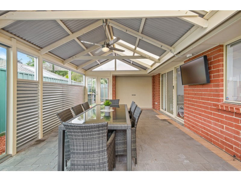 15 Cranbourne Drive, O’halloran Hill SA 5158