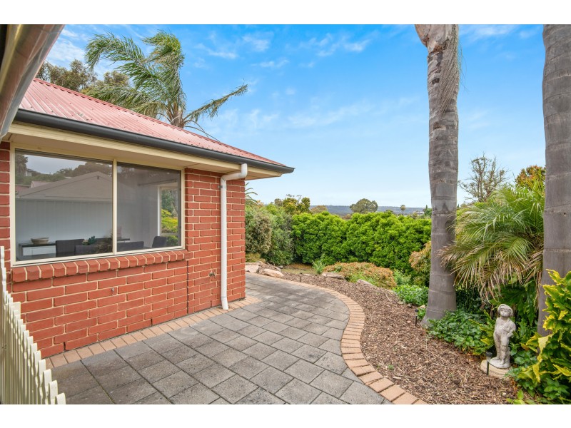 15 Cranbourne Drive, O’halloran Hill SA 5158