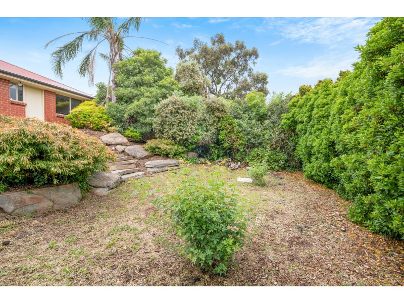 15 Cranbourne Drive, O’halloran Hill SA 5158