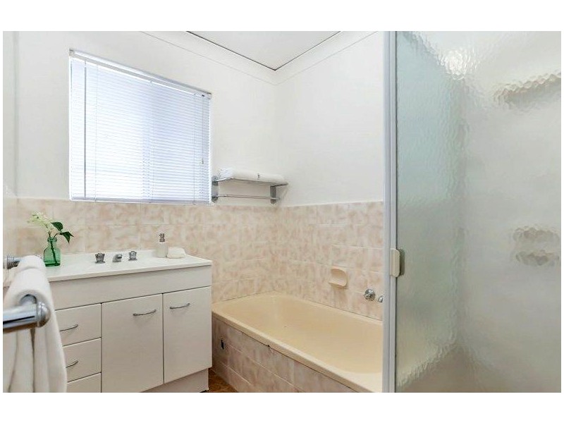 16 Carnarvon Avenue, Redwood Park SA 5097