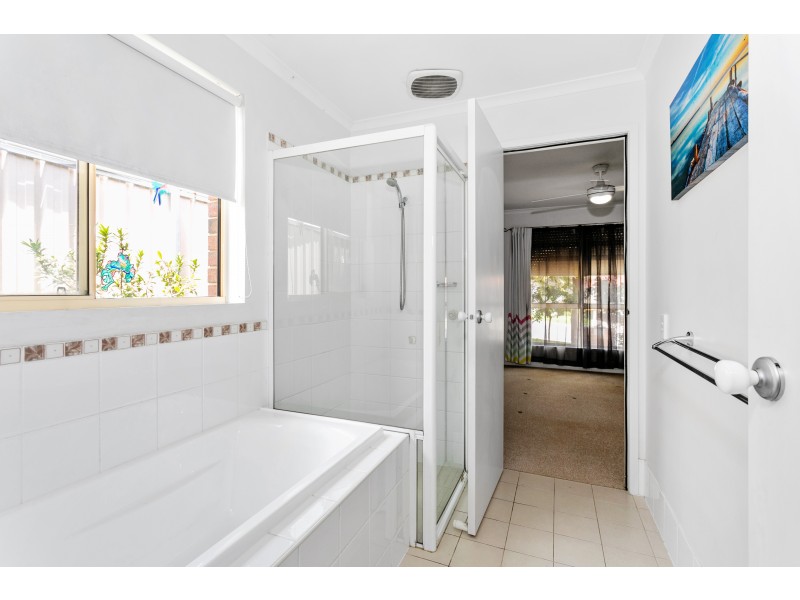 6 Lancewood Place, Huntfield Heights SA 5163