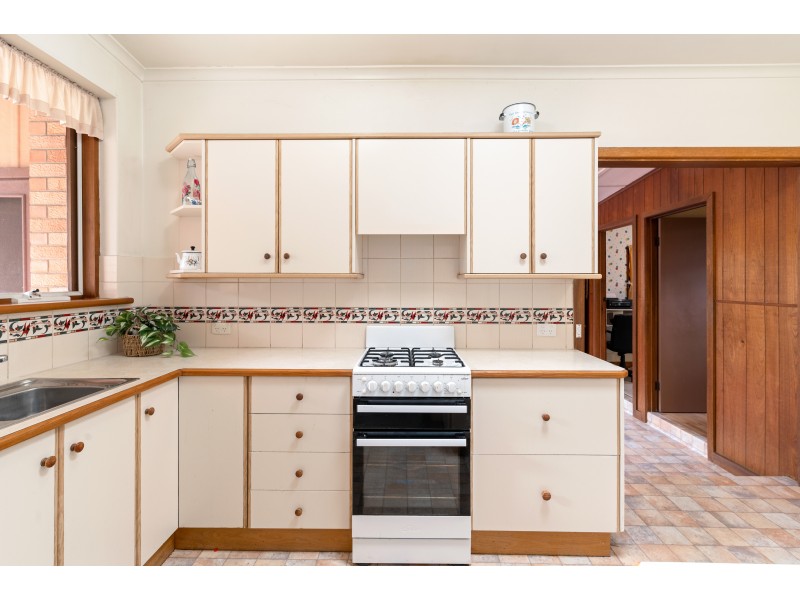 17 Lee Street, Eden Hills SA 5050