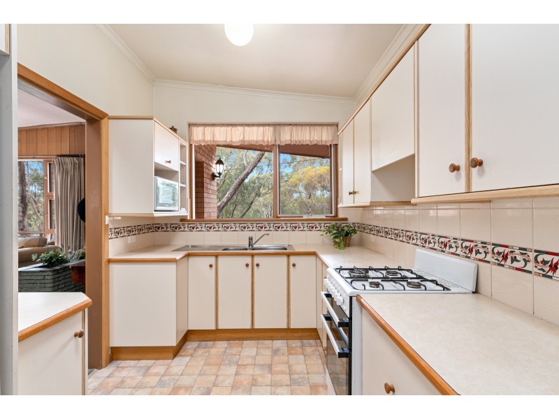 17 Lee Street, Eden Hills SA 5050