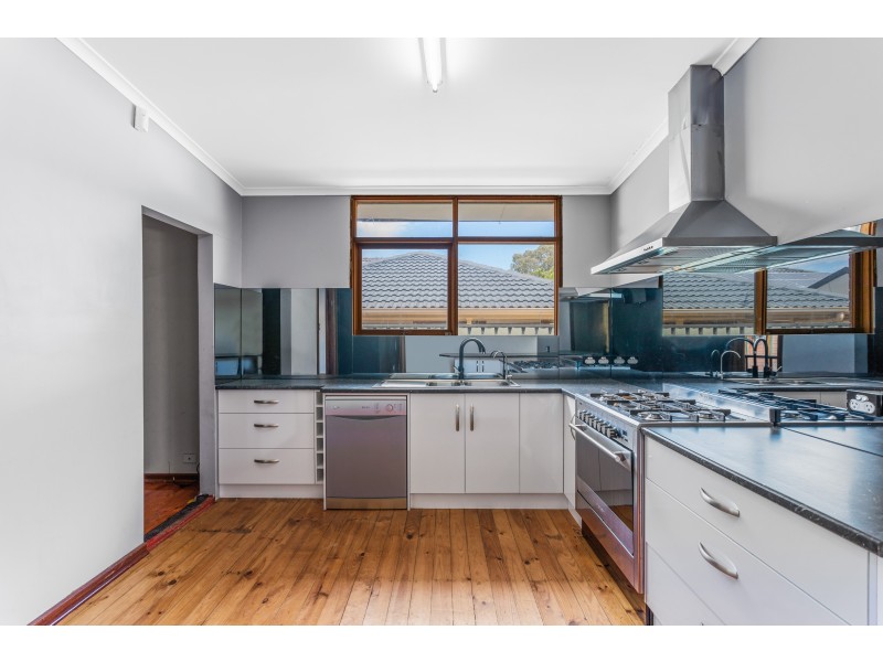 10 Caroona Avenue, Modbury Heights SA 5092