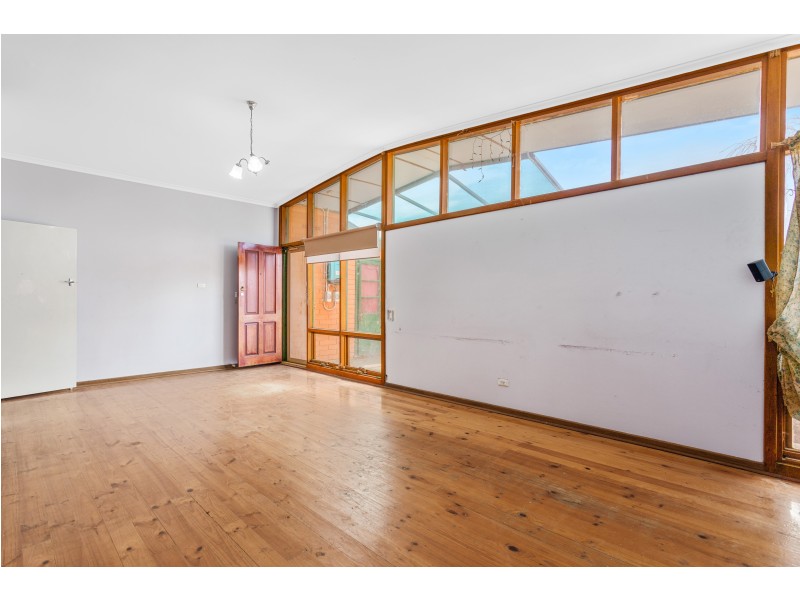 10 Caroona Avenue, Modbury Heights SA 5092