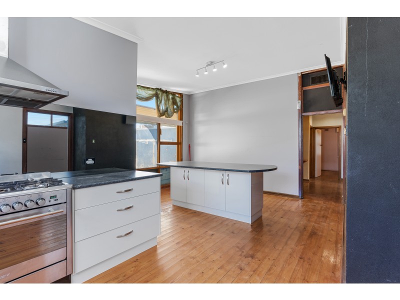 10 Caroona Avenue, Modbury Heights SA 5092