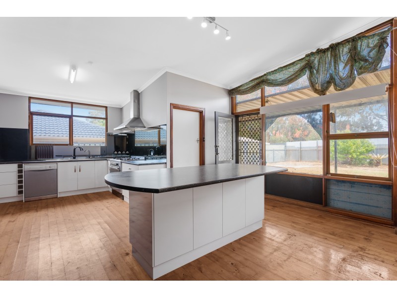 10 Caroona Avenue, Modbury Heights SA 5092