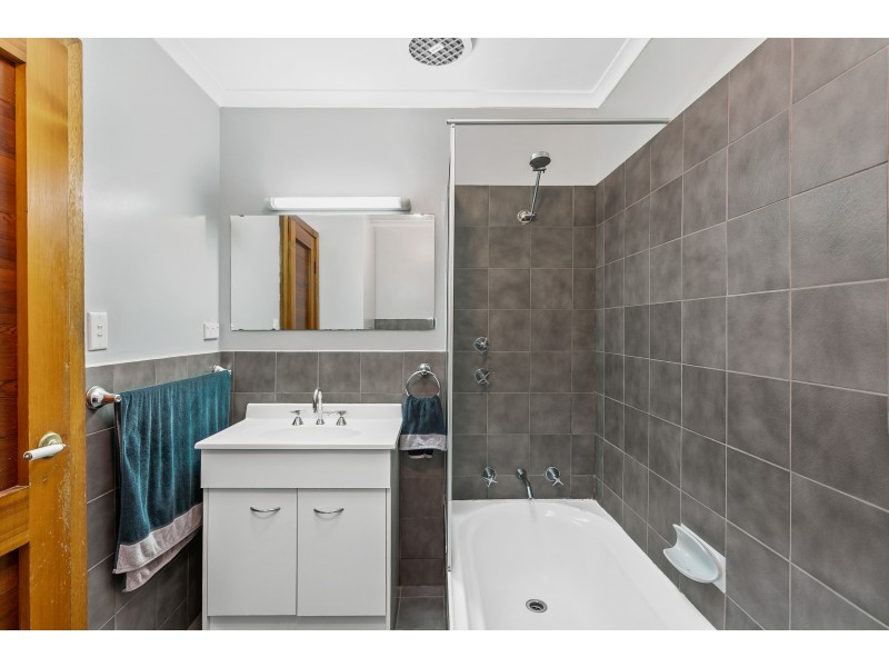 24 The Pines Close, Happy Valley SA 5159