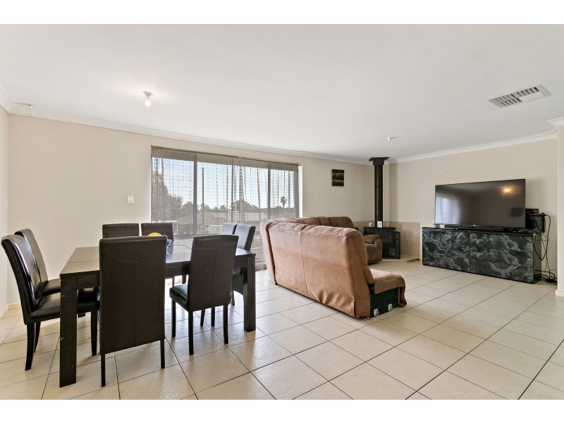 48 Lynlee Crescent, Huntfield Heights SA 5163