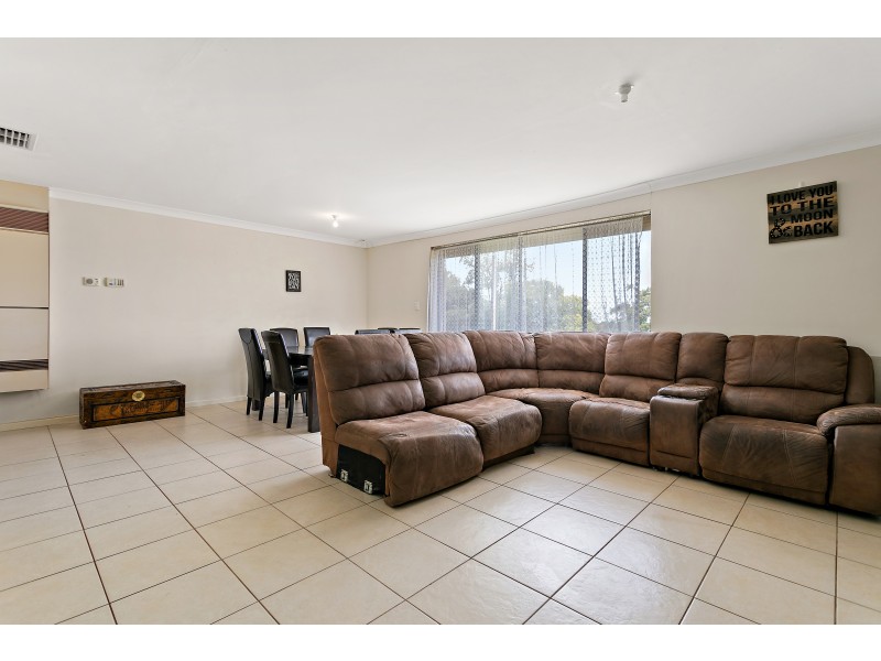 48 Lynlee Crescent, Huntfield Heights SA 5163