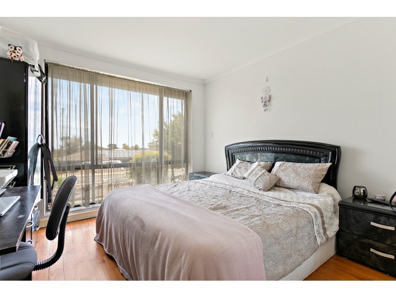 48 Lynlee Crescent, Huntfield Heights SA 5163