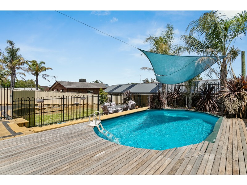 48 Lynlee Crescent, Huntfield Heights SA 5163