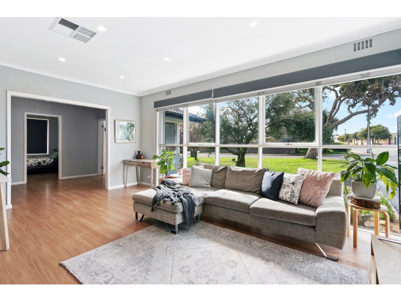 8 Wahratta Avenue, Morphett Vale SA 5162