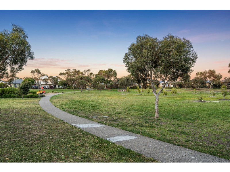2 Goshawk Walk, Aldinga Beach SA 5173
