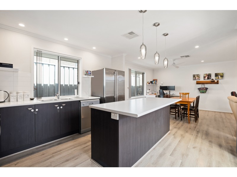 19 Hindmarsh Street, Seaford Heights SA 5169