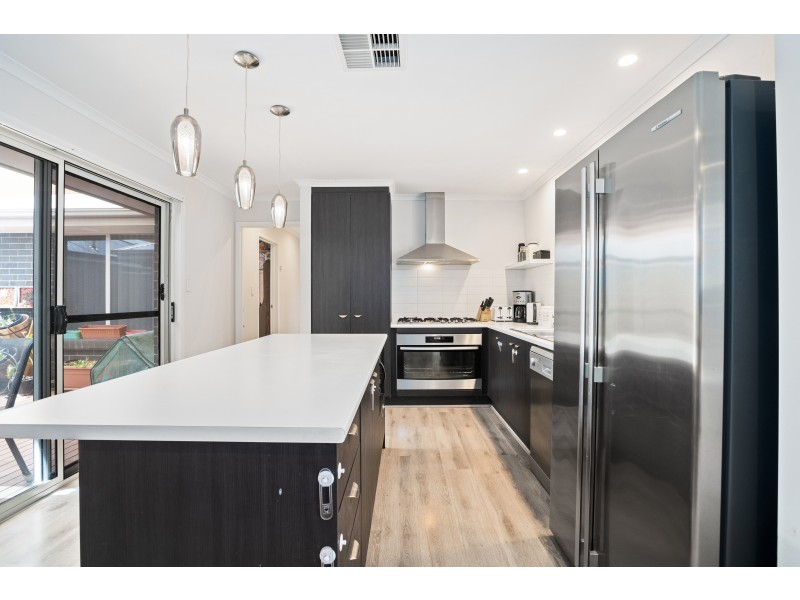 19 Hindmarsh Street, Seaford Heights SA 5169