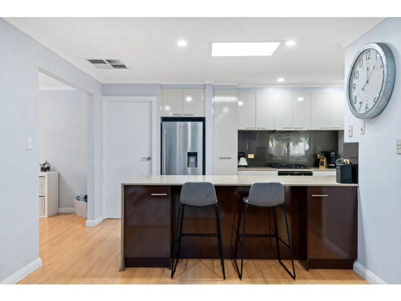 7 Clydesdale Court, Woodcroft SA 5162