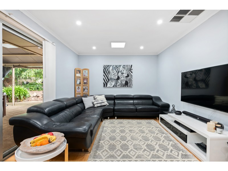 7 Clydesdale Court, Woodcroft SA 5162